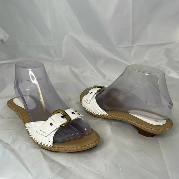 NATURALIZER Ellen Kitten Heel Buckle Banded Slide Sandal White Genuine Leather 7 - Picture 11 of 11